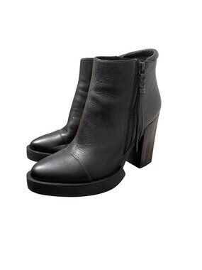 H-Williams Black Pebbled Leather Stacked Heel Pointed Ankle Boots Womens Size 9